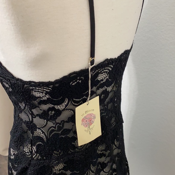 Black lace lingerie - Picture 4 of 9